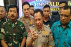 Puluhan Mahasiswa Gelar Aksi saat Pelantikan Anggota DPRD Sumbar