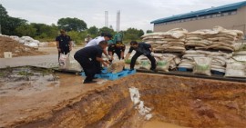 Puluhan Ton Gula dan Beras Tak Layak Konsumsi Dimusnahkan Bea Cukai Batam