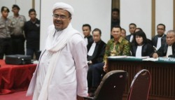 Rizieq Shihab: Mulai Hari Ini, Pejabat yang Sebut Saya Overstay akan Saya Tuntut
