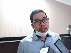 Roni Pasla Minta Satpol PP Tegas Dalam Tangani Papan Reklame Ilegal