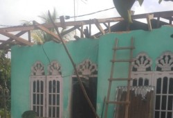 Rumah dan Kubah Masjid Ambruk di Desa Kemang Indah, Warga Harapkan Perhatian Pemerintah