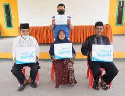 Rumah Yatim Berikan Bantuan Mushalla dan Santunan Da’i di Desa Pambang Pesisir Riau