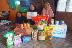 Rumah Yatim Salurkan Bantuan untuk Keluarga Syahira, Yatim Berprestasi Asal Riau
