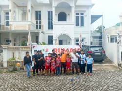 Samsuri Daris Beri Semangat SSB Bina Mandiri Ikuti Tanjak Riau Junior International Cup 2025