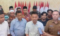 Sejumlah Pekerja pengambil Kayu Illegal Dihutan Ramai Ramai Menemui Bupati Rohil