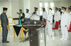 Sekko Pekanbaru Lantik 8 Lurah dan 7 Pejabat Baru