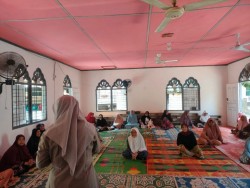 Sekolah Lansia BKMT Kampar Ajarkan Pemanfaatan Lingkungan untuk Lansia Mandiri