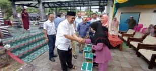 Selaras Dengan Program Pemkab Kampar, PHR Salurkan 200 Paket Sembako