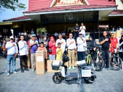 Semarak May Day 2026, Bupati dan Wakil Bupati Kampar Ikuti Jalan Santai Bersama Ribuan Peserta