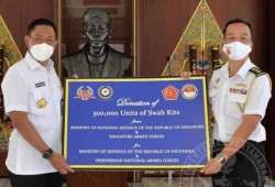 Singapura Bantu 300.000 Alat Swab Untuk Indonesia Melalui Kerjasama Pertahanan