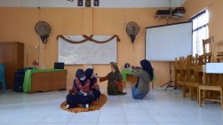 Siswa SMK Muhammadiyah 3 Pekanbaru Praktek Jadi Reporter Menggunakan Bahasa Inggris