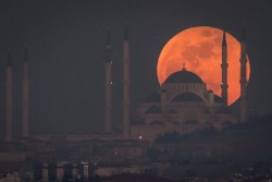 Super Blood Wolf Moon Akan Pengaruhi Pasang Air Laut di Indonesia