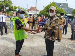 Syahrul Aidi Resmikan Program Padat Karya Tunai PKT Kemenhub di Tembilahan