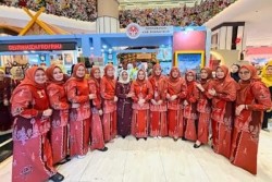 Tatik Sri Rahayu Pimpin Rombongan Rohil Hadiri Puncak HKG PKK ke-54 di MakassaR