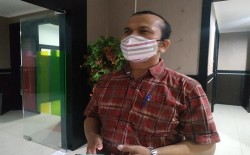 Tenaga Medis Covid-19 Pekanbaru Belum Gajian, Sabarudi: Jangan Sampai Mogok Kerja!