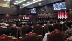 Tiga Hakim MK Soroti Verifikasi Syarat Pendidikan Gibran, KPU Diminta Buka Dokumen