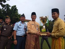 Tiga Tahun Berturut Juara 1 Lomba K3, Kelurahan Tangkerang Labuai Raih Piala Tetap