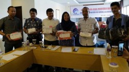 Tim Gabungan Kembali Razia Toko Handphone di Batam, Amankan Puluhan Hape Berbagai Merk