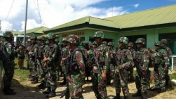 TNI-Polri Masih Mencari Lima Karyawan PT Istaka Karya di Papua yang Hilang