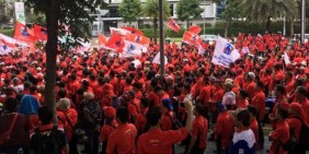 Tolak PHK, 4 Ribu Pekerja Geruduk Kantor PT Hero