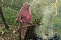 Tradisi Buat Lemang Di Minang Makin Ditinggal