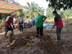 Tuntut Keadilan, Keluarga Restui Pembongkaran Kuburan Korban Penganiayaan di Parit Baru