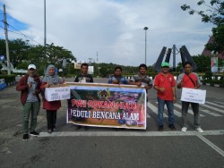 Turun ke jalan, PWI Rohul Galang Dana Bantuan Bagi Korban Banjir.