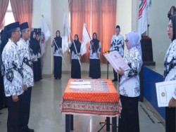 Wabup Kampar Lantik Pengurus PGRI Tiga Kecamatan, Perkuat Konsolidasi dan Mutu Pendidikan