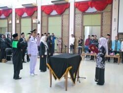 Wabup Misharti Lantik 17 Pejabat Administrator dan Pengawas serta 16 Kepala Sekolah