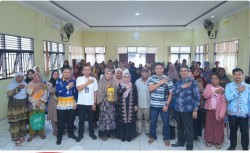 Wakil Bupati Kampar Pantau Langsung Penyaluran Bantuan Pangan di Desa Petapahan Kecamatan Tapung