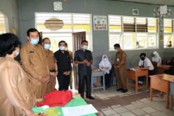 Wako Pekanbaru Tinjau Pelaksanaan Prokes Belajar Tatap Muka, Mulai Masuk Hingga Pulang Sekolah