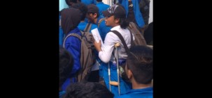 Walau Pakai Tongkat, Harris Ikut Demo Tolak RUU KPK