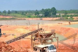 Walhi Dorong KLHK Perdatakan Perusahaan Tambang Bauksit