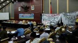 Walhi Paparkan 3 Alasan Tolak Hadir ke Rapat Bahas Aturan Turunan UU Cipta Kerja