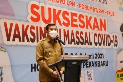 Wali Kota Pekanbaru Tinjau Vaksinasi Massal Bagi Tokoh dan Pemuka Agama