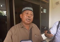 Warga Datangi Inspektorat Tagih Kejelasan Laporan Eks Kades Darul Aman atas Sejumlah Kasus