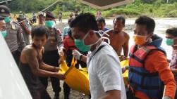 Warga Temukan Mayat Pria Di Sungai Batang Ombilin