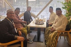Wawako Pekanbaru Jalin Silaturahmi dengan Amirul Hajj di Mekkah, Bahas Inovasi Haji 2026