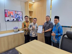 Wawako Pekanbaru Temui Hendry Munief di DPR RI, Perjuangkan Hibah Aset Pemerintah Pusat