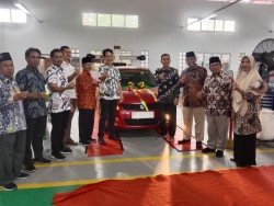 Workshop Vokasi SMK Muhammadiyah 3 Pekanbaru Diresmikan, Suzuki Bantu 1 Unit Suzuki Swift