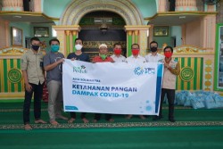 YBM PLN UIP Sumbagteng Kembali Salurkan 775 Paket Sembako 10 Titik di Pekanbaru