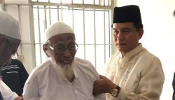 Yusril Berharap Ustadz Ba'asyir Tetap Segera Dibebaskan